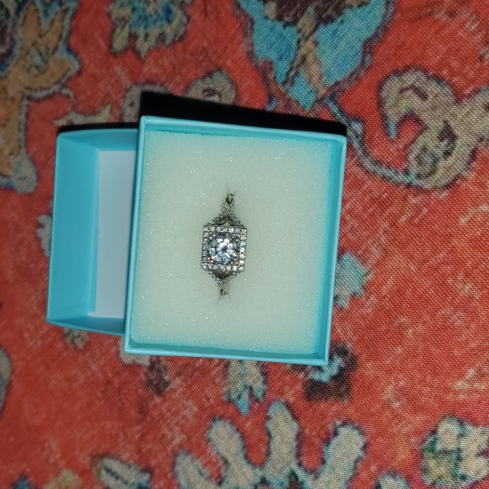 Ladys Ring